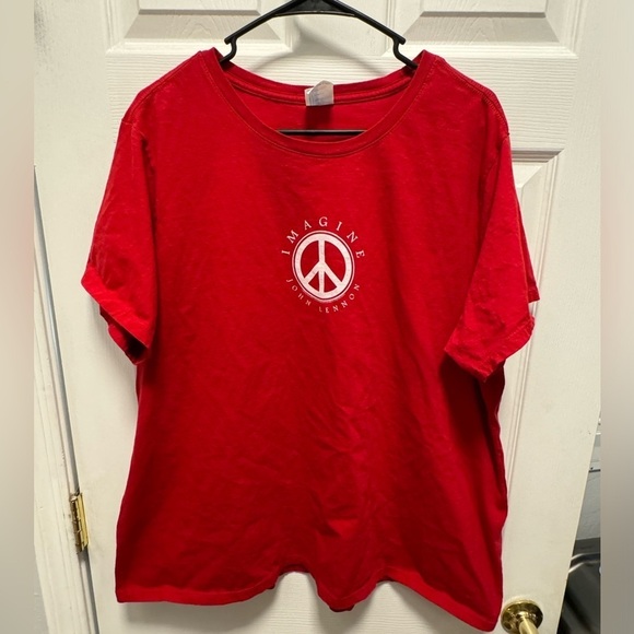 Image John Lennon red mens tee with peace sign. Size 3XL - Picture 1 of 4